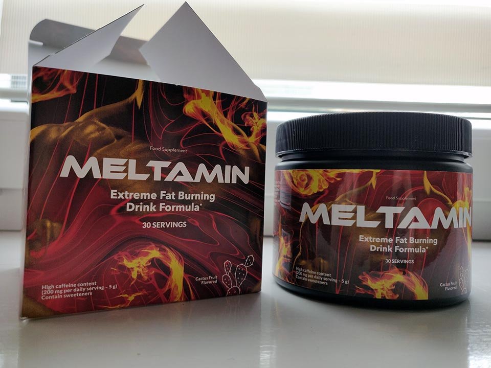 imagen con letras blancas y llamas de fuego de fondo