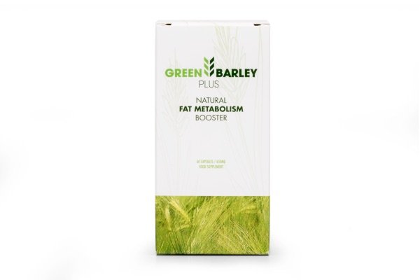 envase de green barley plus sobre fondo blanco y naturaleza con letras verdes.