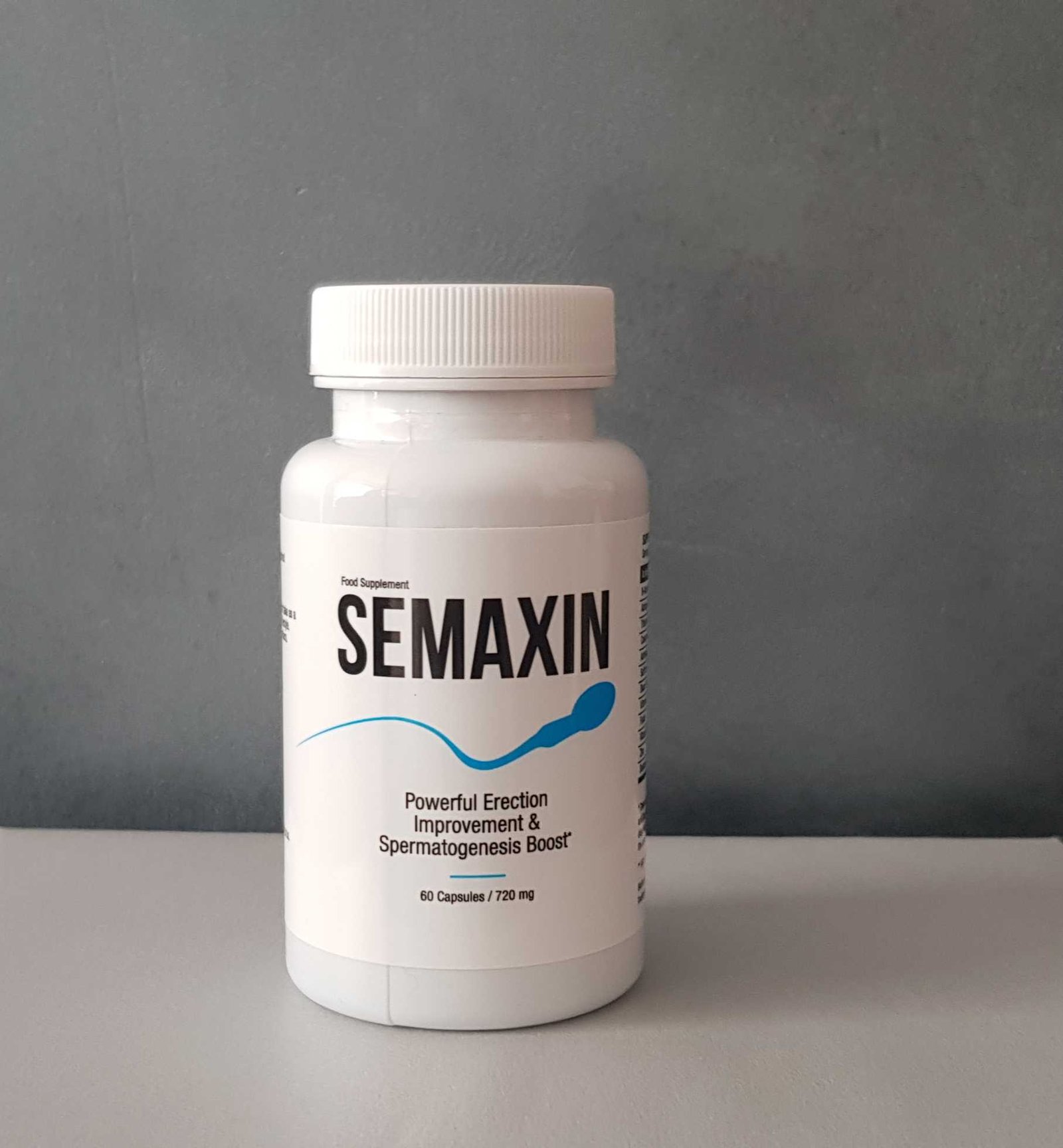 Semaxin 15 bote de suplemento encima de mesa.