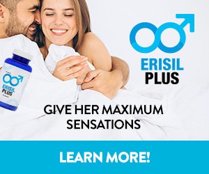 Pareja feliz entre sabanas y letras negras y azules